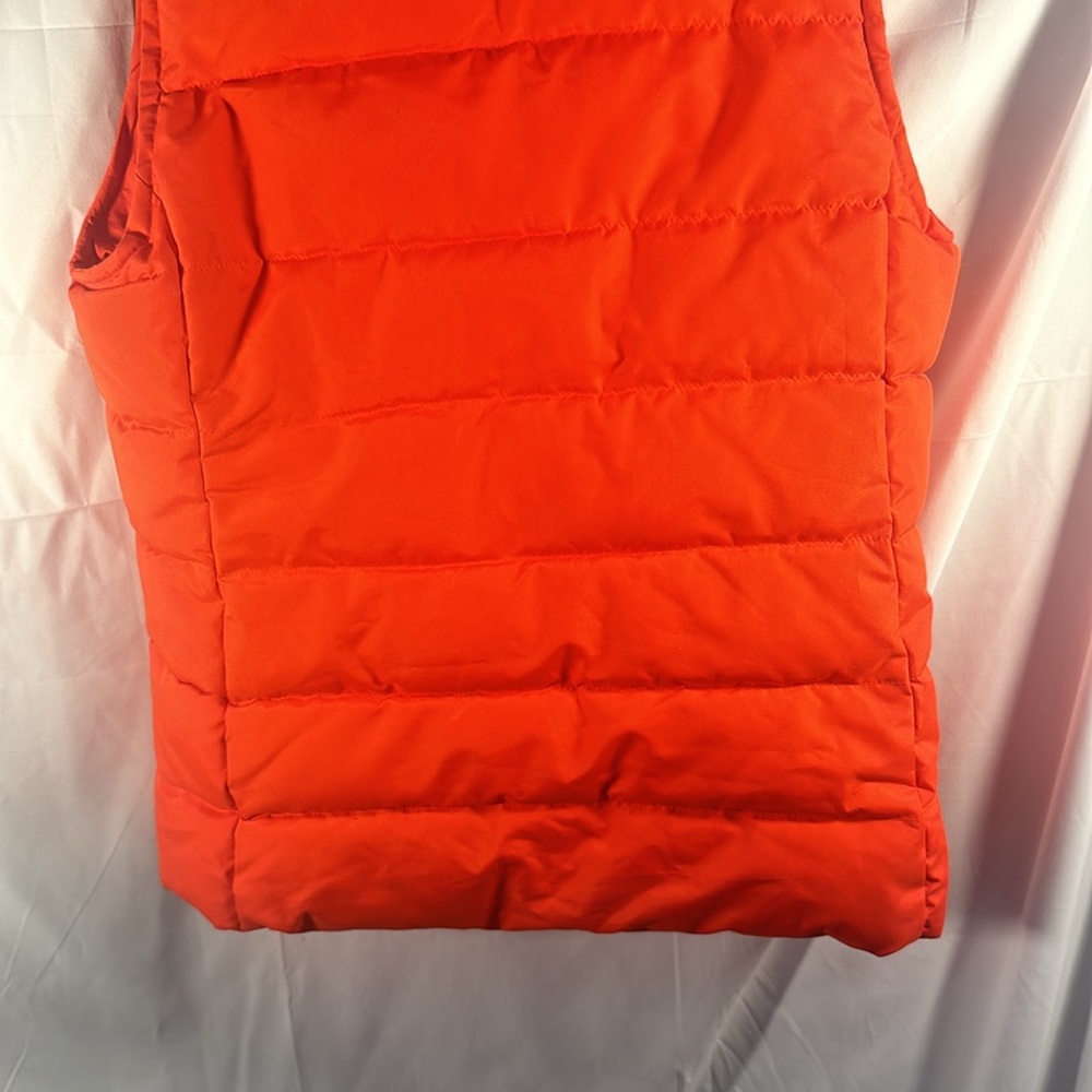 OLD NAVY Red Puffer Vest Size Medium - Picture 7 of 11